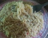 A picture of step 10 of Specialist indomie noodles.