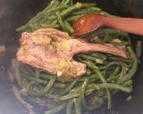 Une image de l'étape 2 de Cotelette sauté aux haricots verts.