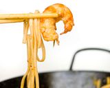 Foto del paso 1 de la receta: Wok de langostinos y verduras con noodles Udon