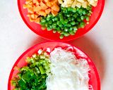 Foto langkah ke 1 dari resep Lumpia isi sayur crispy diluar basah didalam.