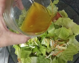Foto del paso 7 de la receta: Pavo finas hierbas con ensalada dulce