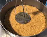 Une image de l'étape 2 de Cheesecake aux bananes et praliné beurre salé.