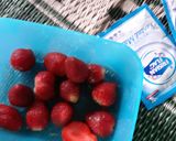 Foto langkah ke 2 dari resep Jus strawberry ku.