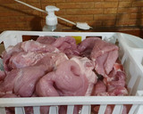 Foto del paso 1 de la receta: Pierna de cerdo con salsa de ciruela Lily Glez.Caraza