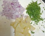 A picture of step 1 of Geela Bhel (Mumbai Roadside most popular snack).