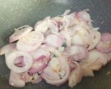 A picture of step 4 of Fried garlic mayo potato.