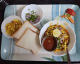 मॅगी मिसाळ पाव (Maggi Misal Pav recipe in marathi) रेसिपी स्टेप 5 फोटो 