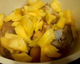 Hình bước làm 2 của món Giò heo kho thơm