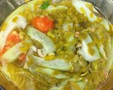 Hình bước làm 3 của món Canh Chua Cá Thu Lá Me