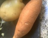 Une image de l'étape 1 de Feuilleté 🌶️aux deux 🍠🥔pommes de terre🧄.