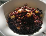Foto del paso 5 de la receta Arroz negro con calamares y gambas