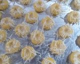 Foto langkah ke 3 dari resep 4.21 Thumbprint Strowberry.