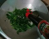 Foto langkah ke 3 dari resep Tumis kangkung.