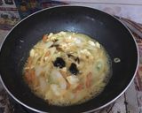รูปขั้นตอนการทำที่ 4 ของ หมึกสายผัดไข่เค็ม #อาหารไทยง่ายๆ
