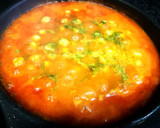 Foto del paso 5 de la receta: Garbanzos en salsa de pimiento asado al eneldo con huevo duro