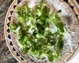 Φωτογραφία βήματος 2 της συνταγής Tortilla wraps- τυρί κρέμα, μαρούλι, χοιρομέρι, χαλούμι