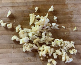 A picture of step 2 of Saag Aloo.