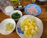 รูปขั้นตอนการทำที่ 1 ของ ข้าวไก่ผัดสับปะรด