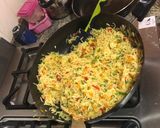 A picture of step 3 of Vegetable fried rice and shredded beef sauce.