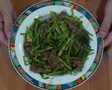 A picture of step 16 of Stir-Fried Water Spinach with Satay Beef.