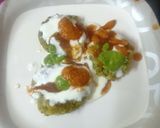A picture of step 4 of Mutter ki Tikki Chaat.
