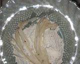 Foto langkah ke 3 dari resep Jamur Enoki crispy.