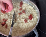 Foto del paso 8 de la receta: Risotto con tomates secos y albondiguitas