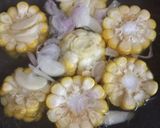 Foto langkah ke 1 dari resep Sayur Bening Daun Kelor.