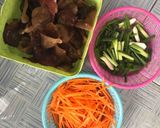รูปขั้นตอนการทำที่ 1 ของ เห็ดหูหนูดำผัดไข่