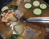 Foto del paso 5 de la receta: Costillitas en su jugo con verduras🌹