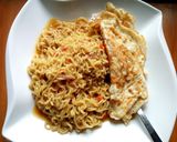 A picture of step 2 of Indomie and Fried Egg.