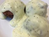 Albóndigas de carne con salsa bechamel