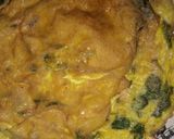 Foto langkah ke 4 dari resep Telur dadar daun kelor.