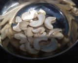 ड्राई फ्रूट से भरा उपमा (dry fruit se bhara upma recipe in Hindi) रेसिपी चरण 2 फोटो