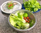 Hình bước làm 1 của món Mì Gói Hải Sản