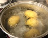 Foto del paso 1 de la receta: Bombas de patata y atún