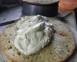 Foto del paso 3 de la receta: Torta rellena con dulce de leche, crema chantilly y cubierta de mousse