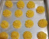 Foto langkah ke 3 dari resep Kue soes isi vla.