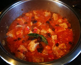 Foto del paso 4 de la receta: Lomo de cerdo en salsa de tomate natural con uvas pasas