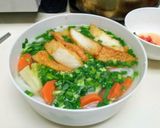 Hình bước làm 4 của món Bánh canh hẹ chả cá