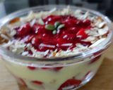 A picture of step 5 of Strawberry pudding.