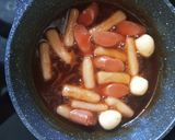 Hình bước làm 3 của món Tokbokki phiên bản có gì nấu đó 🤣
