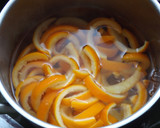 Foto del paso 2 de la receta: Bastoncitos de cáscara de naranja confitados (abrillantadaos)