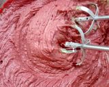 Foto langkah ke 3 dari resep Red Velvet Cheesecake.