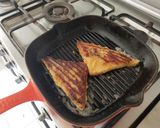 A picture of step 5 of Potato french toast.