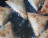 A picture of step 3 of Aloo ka samosa.
