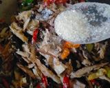 Foto langkah ke 4 dari resep Cakalang Suwir Kemangi.