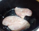 Foto del paso 1 de la receta: 30. Salsa con pollo 🍗 pocos ingredientes para acompañar una rica pasta