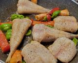 Foto del paso 3 de la receta: Zarzuela de rape con almejas y langostinos