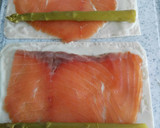 Foto del paso 3 de la receta: Rollitos de salmón y queso